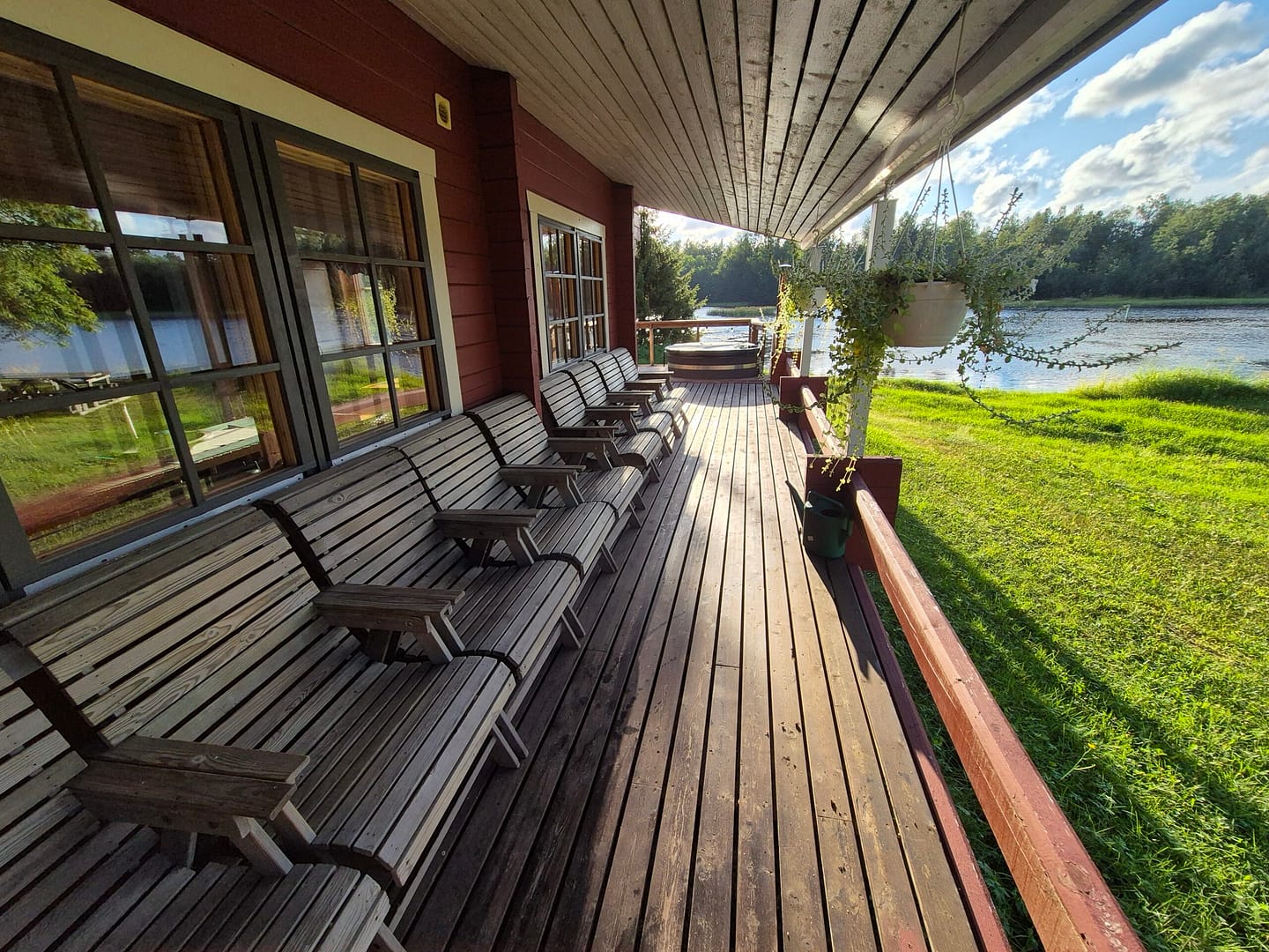 20250803_195252 Tilaussauna_terassi